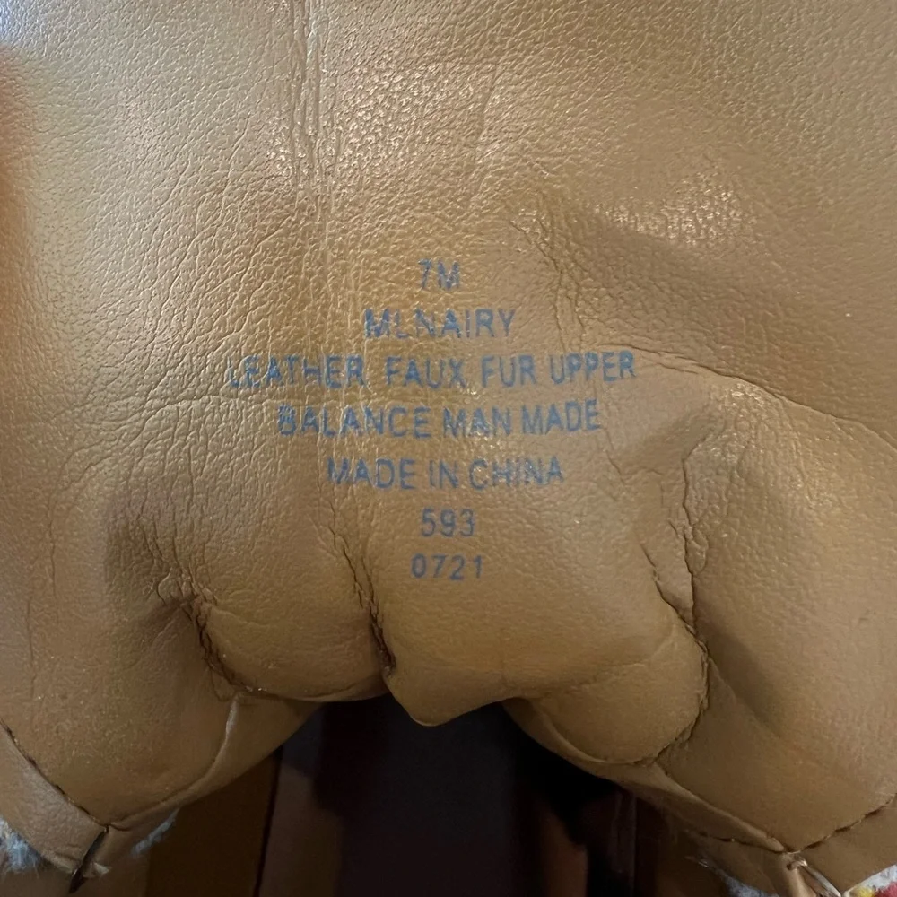 Marc Fisher LTD Nairy Leather Boot SIZE: 7 - Picture 2 of 14
